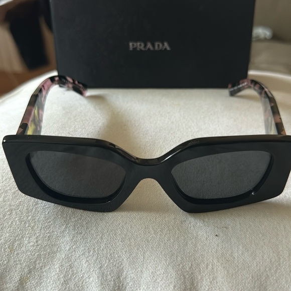 PRADA Milano Italy Symbole Square Women's Sunglasses, PR 15YS - Picture 4 of 10